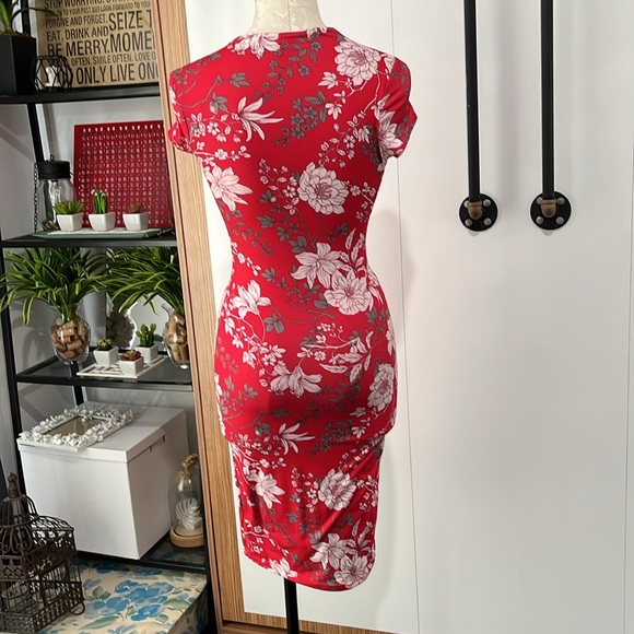 XS Joe & Elle fitted floral dress - Picture 3 of 4